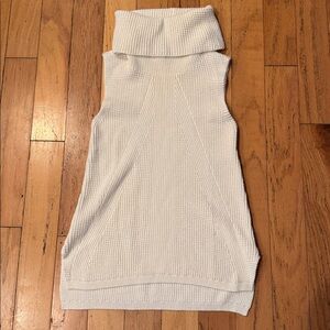 White House Black Market | Off White Sleeveless Turtleneck |Knit | size XS